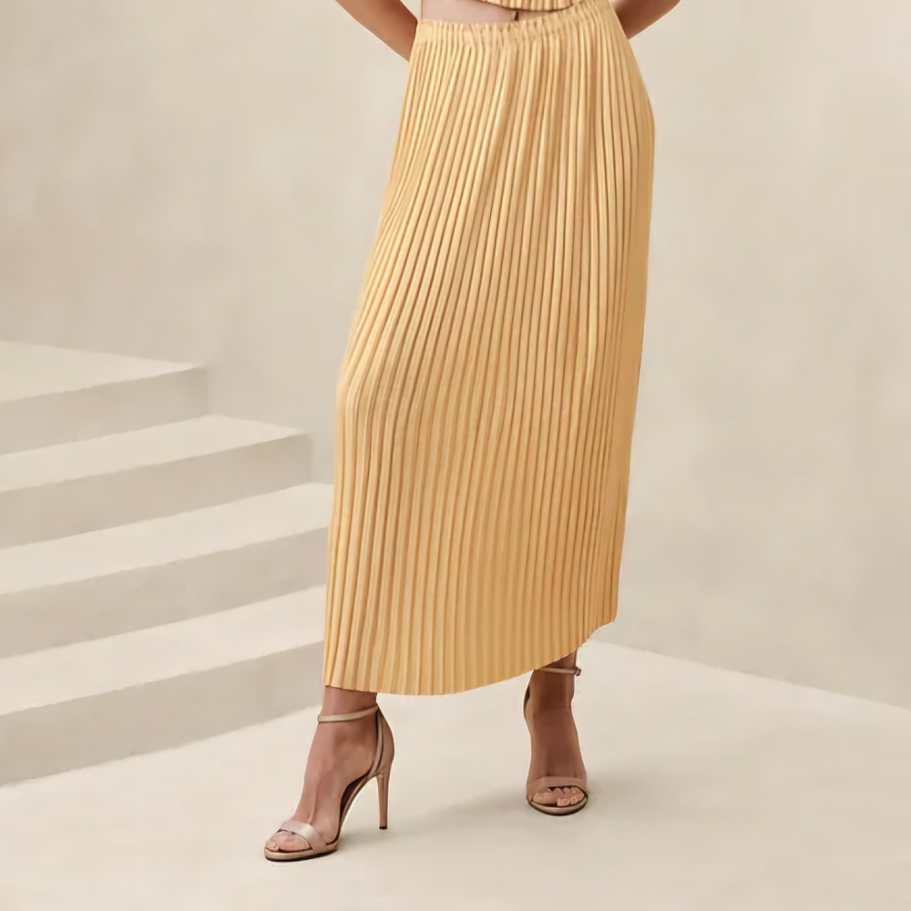 Elegant Pleated Maxi Skirt in Yellow